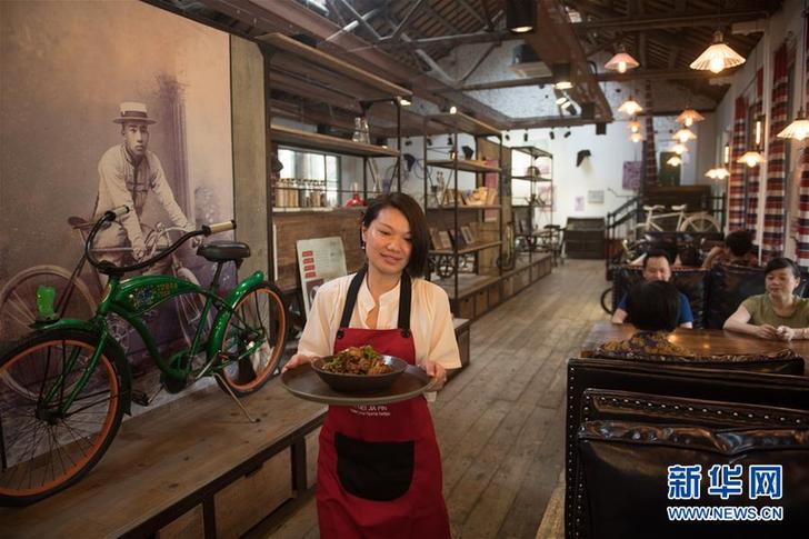 廢棄蠶種場(chǎng)變身鄉(xiāng)村文創(chuàng)市集 餐飲配送服務(wù)助力文旅融合